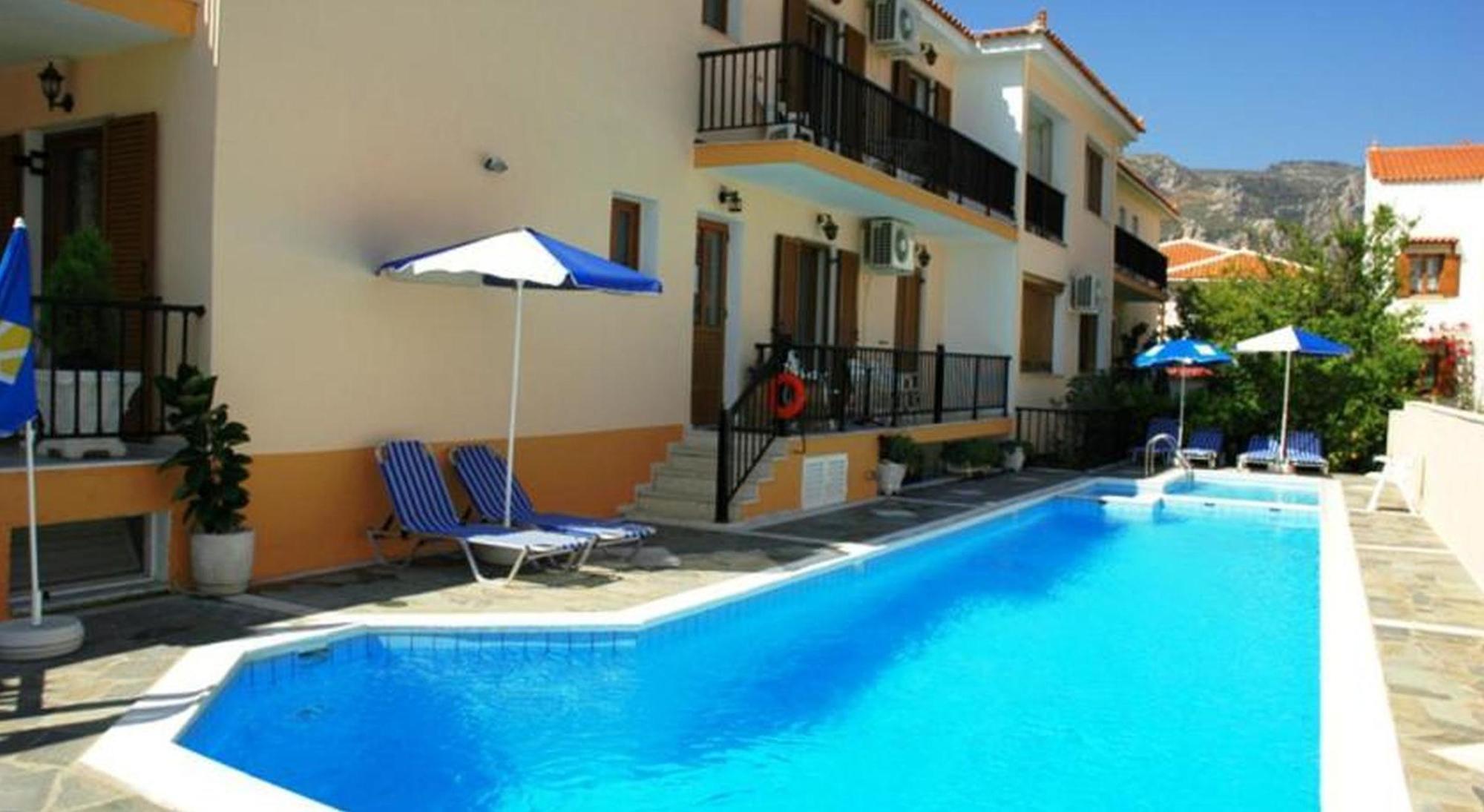 קוקארי Angela Apartments מראה חיצוני תמונה