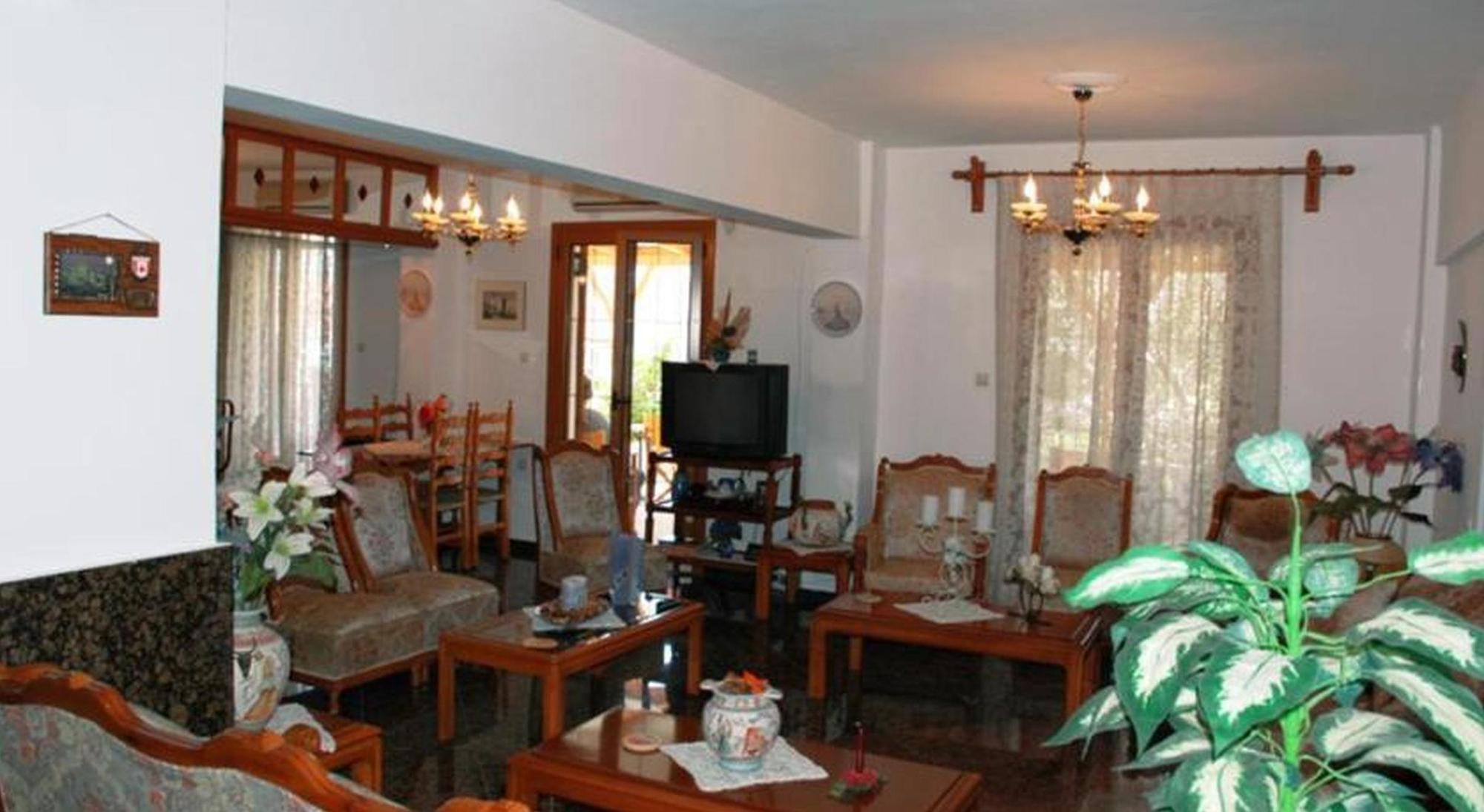 קוקארי Angela Apartments מראה חיצוני תמונה
