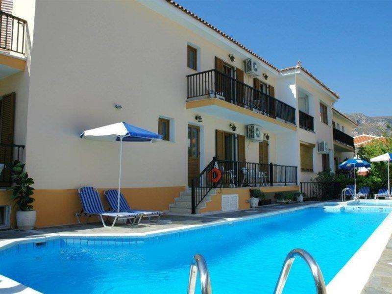 קוקארי Angela Apartments מראה חיצוני תמונה