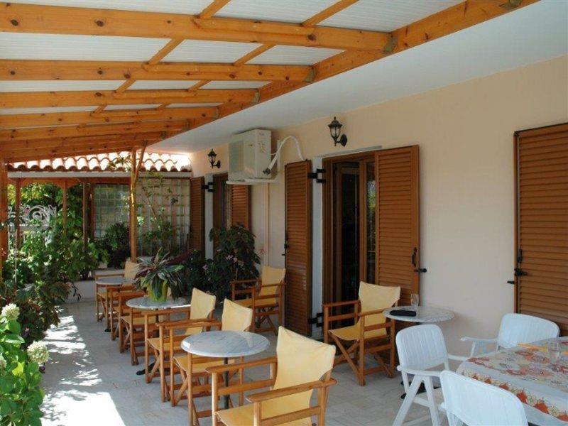 קוקארי Angela Apartments מראה חיצוני תמונה