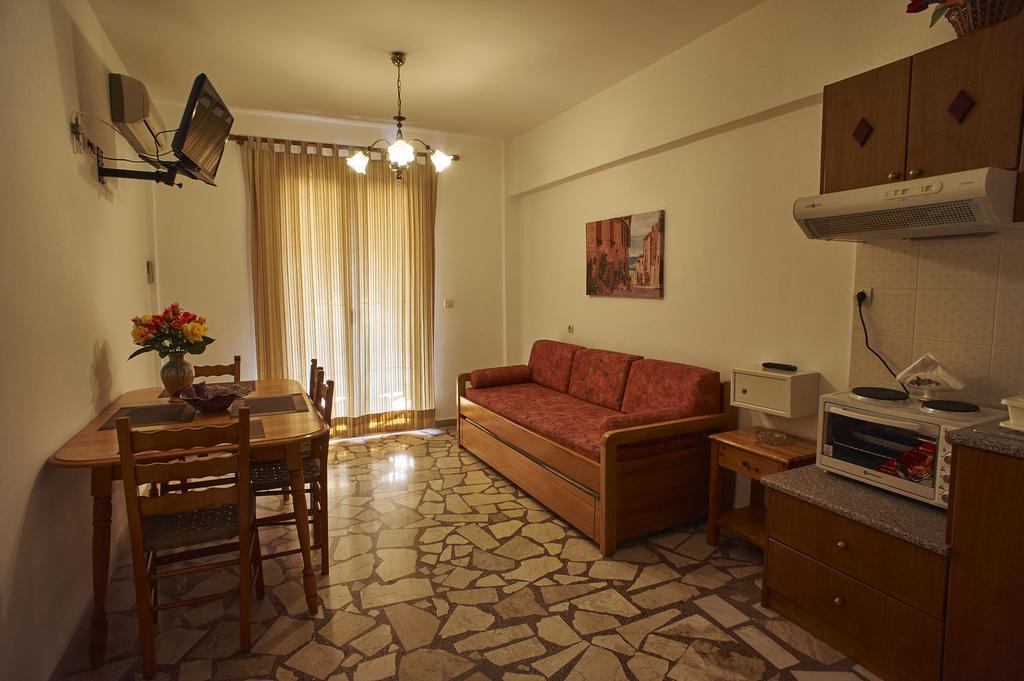 קוקארי Angela Apartments מראה חיצוני תמונה