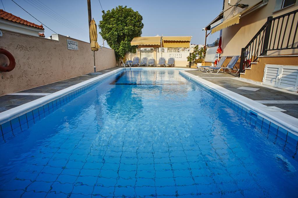 קוקארי Angela Apartments מראה חיצוני תמונה