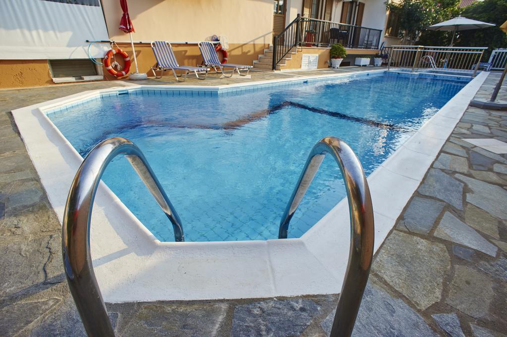 קוקארי Angela Apartments מראה חיצוני תמונה
