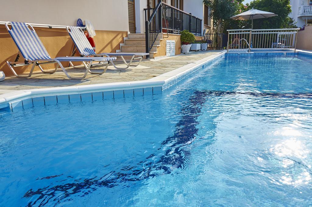 קוקארי Angela Apartments מראה חיצוני תמונה