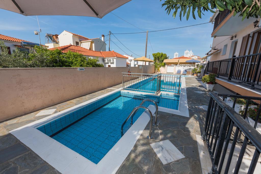 קוקארי Angela Apartments מראה חיצוני תמונה