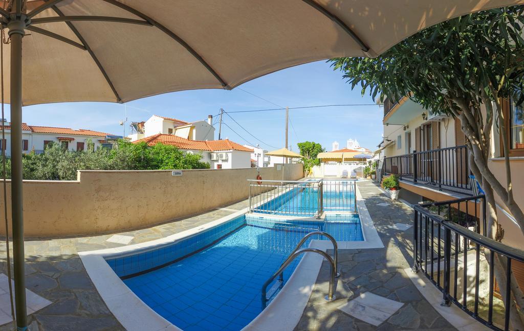 קוקארי Angela Apartments מראה חיצוני תמונה
