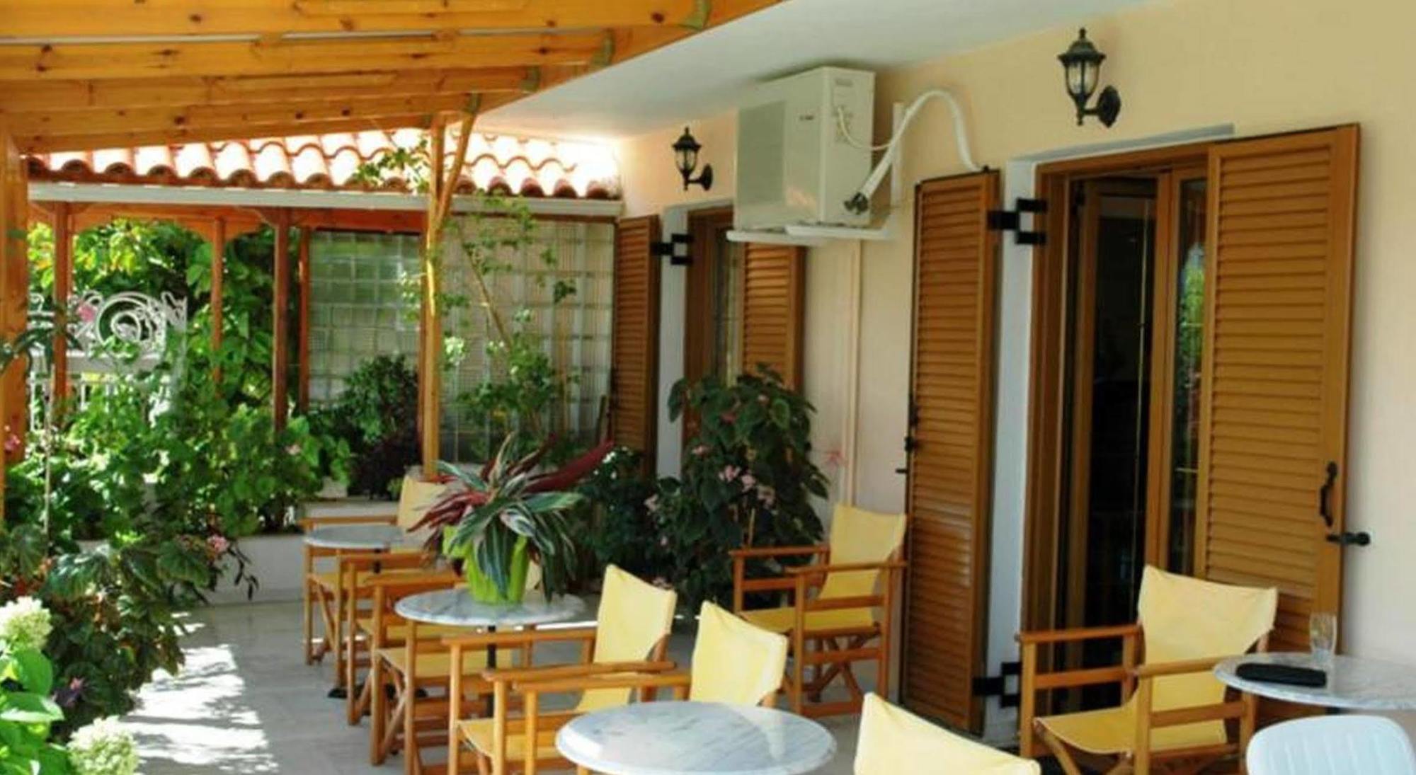 קוקארי Angela Apartments מראה חיצוני תמונה